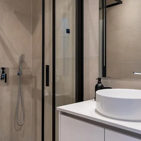 Dyo - A New Gem In Old Town Apartment *